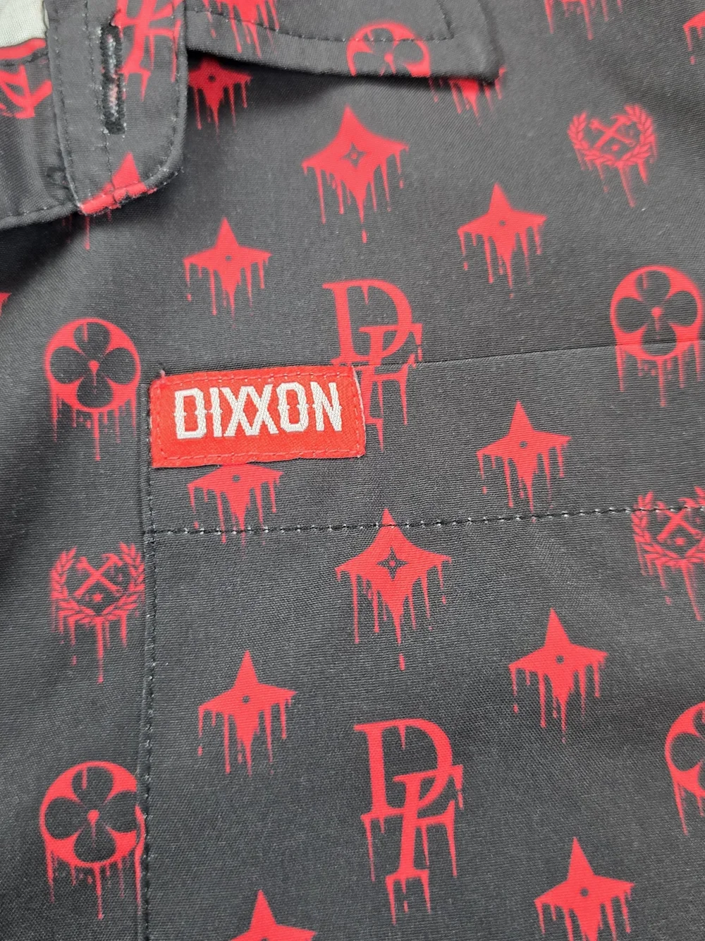 DIXXON Youth Division Boys Medium Black Red Button Up Shirt Short Sleeve Print